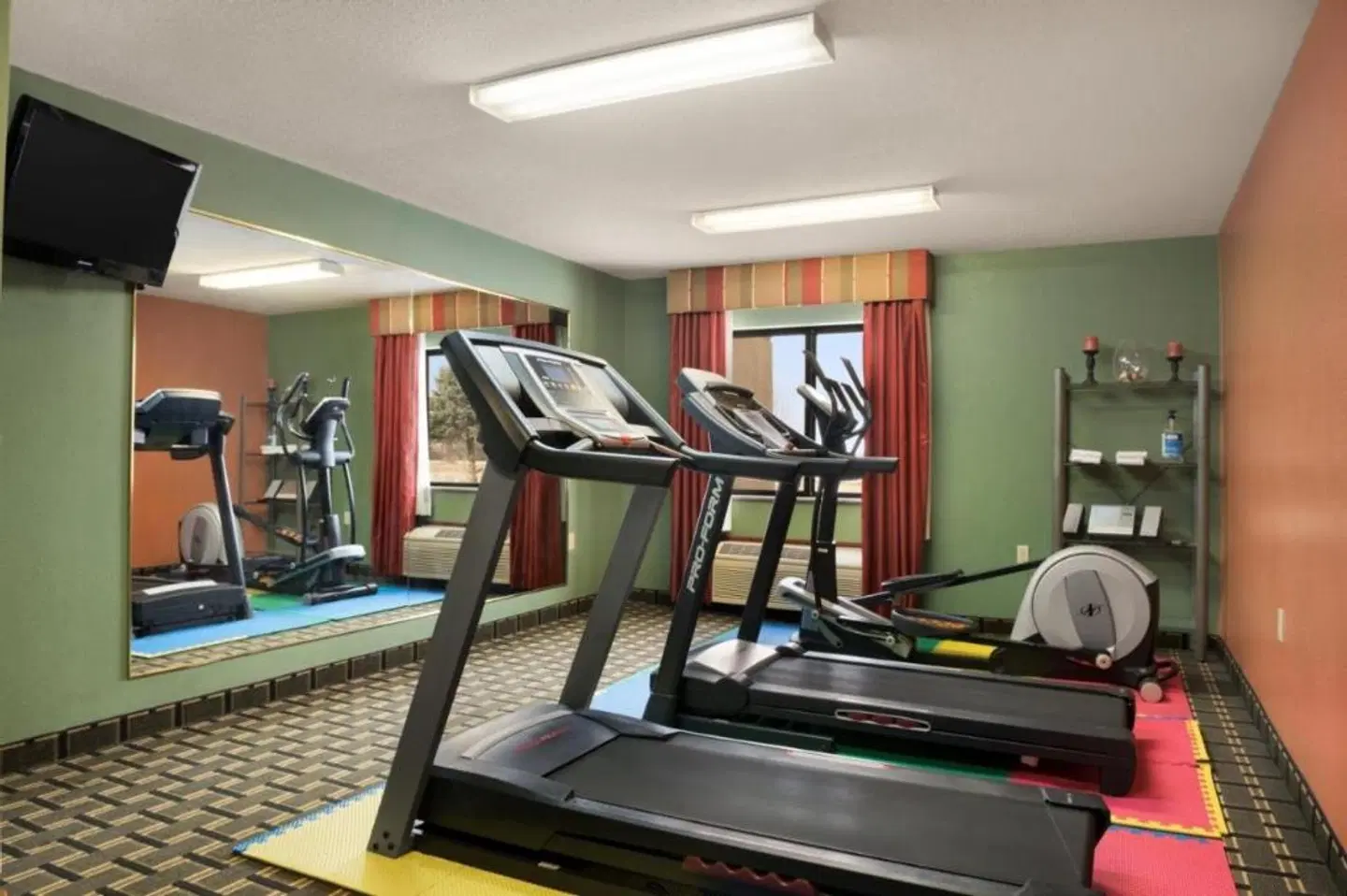 Baymont Inn and Suites Springfield SPORTS_AND_LEISURE