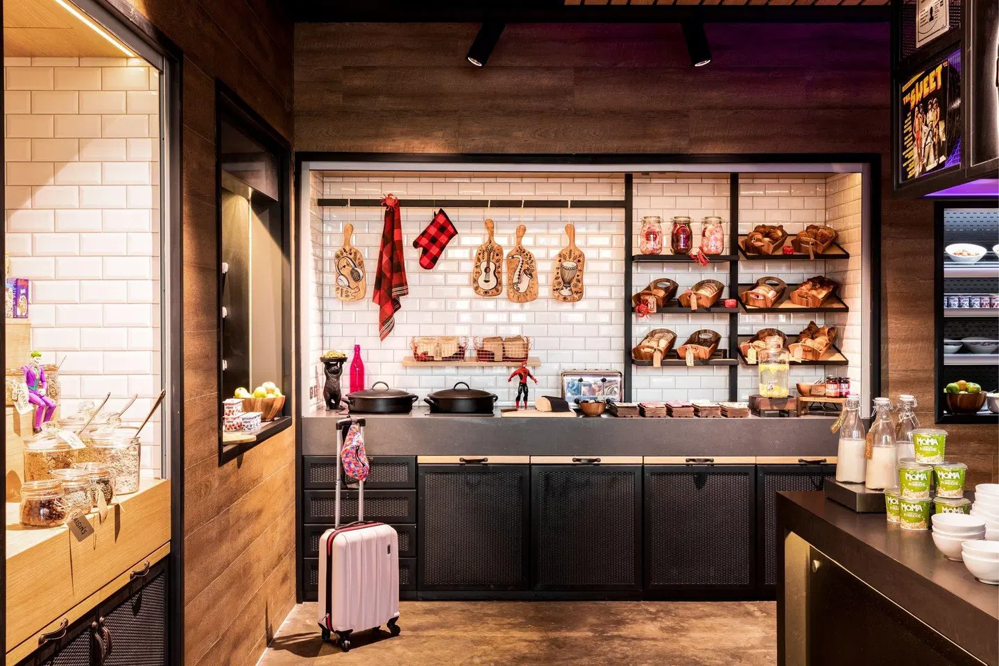 Moxy Glasgow SEC Bar