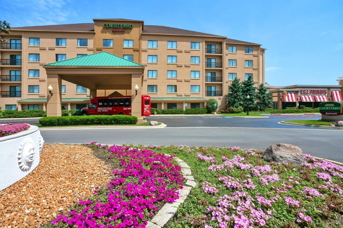 Courtyard by Marriott Chicago Midway Airport EXTERIOR