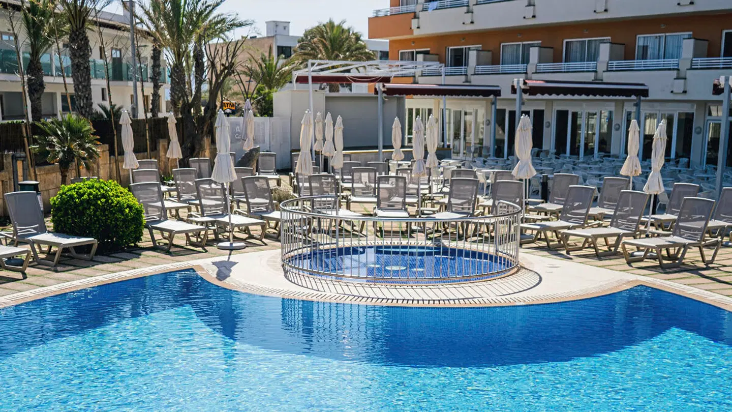 Globales Janeiro OUTDOOR_POOL