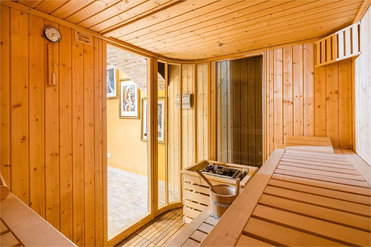 Best Western Plus Celebrity Suites HEALTH_BEAUTY