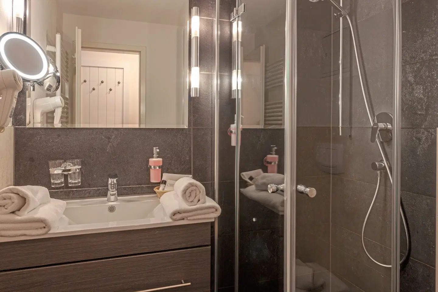 Hotel Vier Jahreszeiten Binz Badezimmer