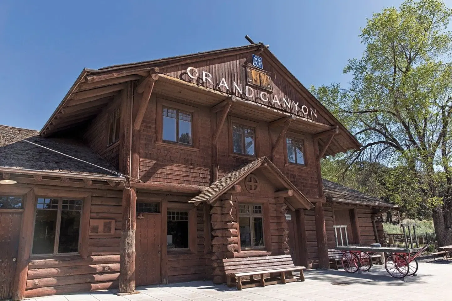 Grand Canyon Railway Hotel EXTERIOR
