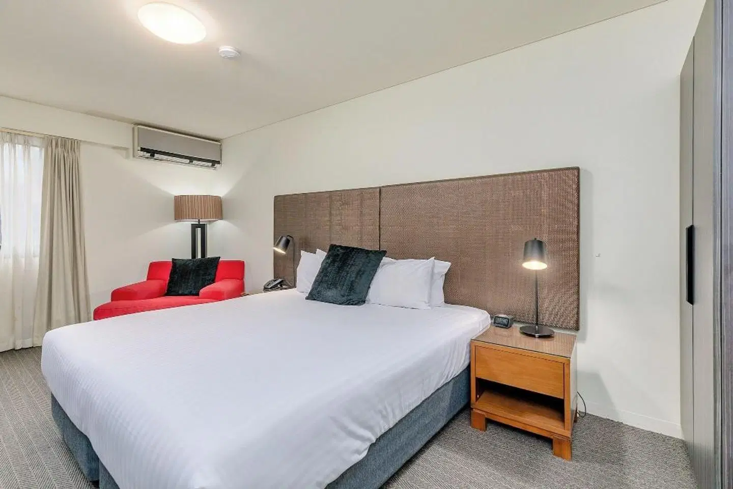 Mantra on Hay ROOM_EXAMPLE