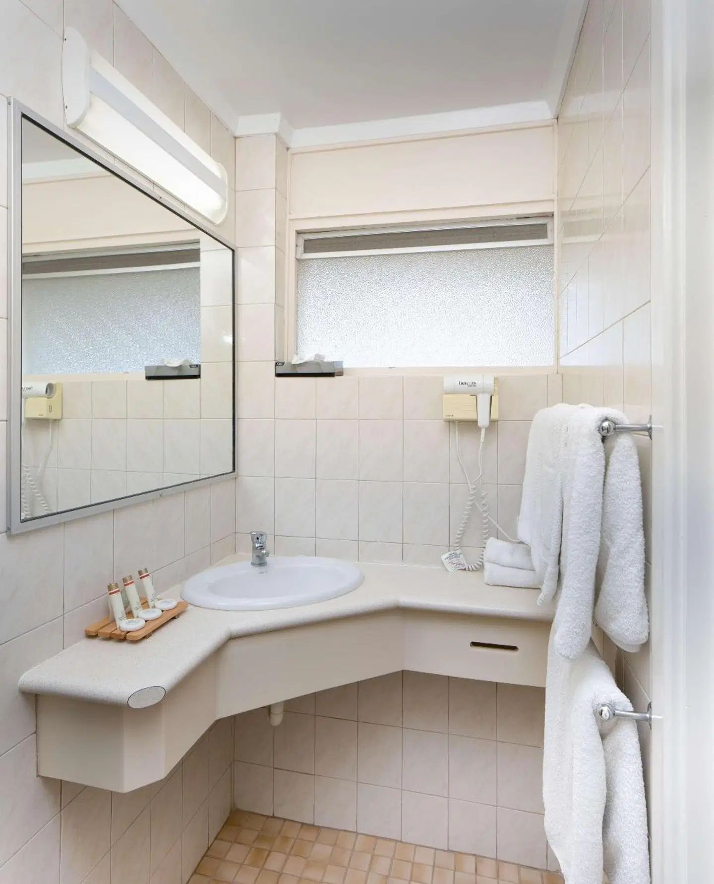 Hospitality Geraldton Badezimmer