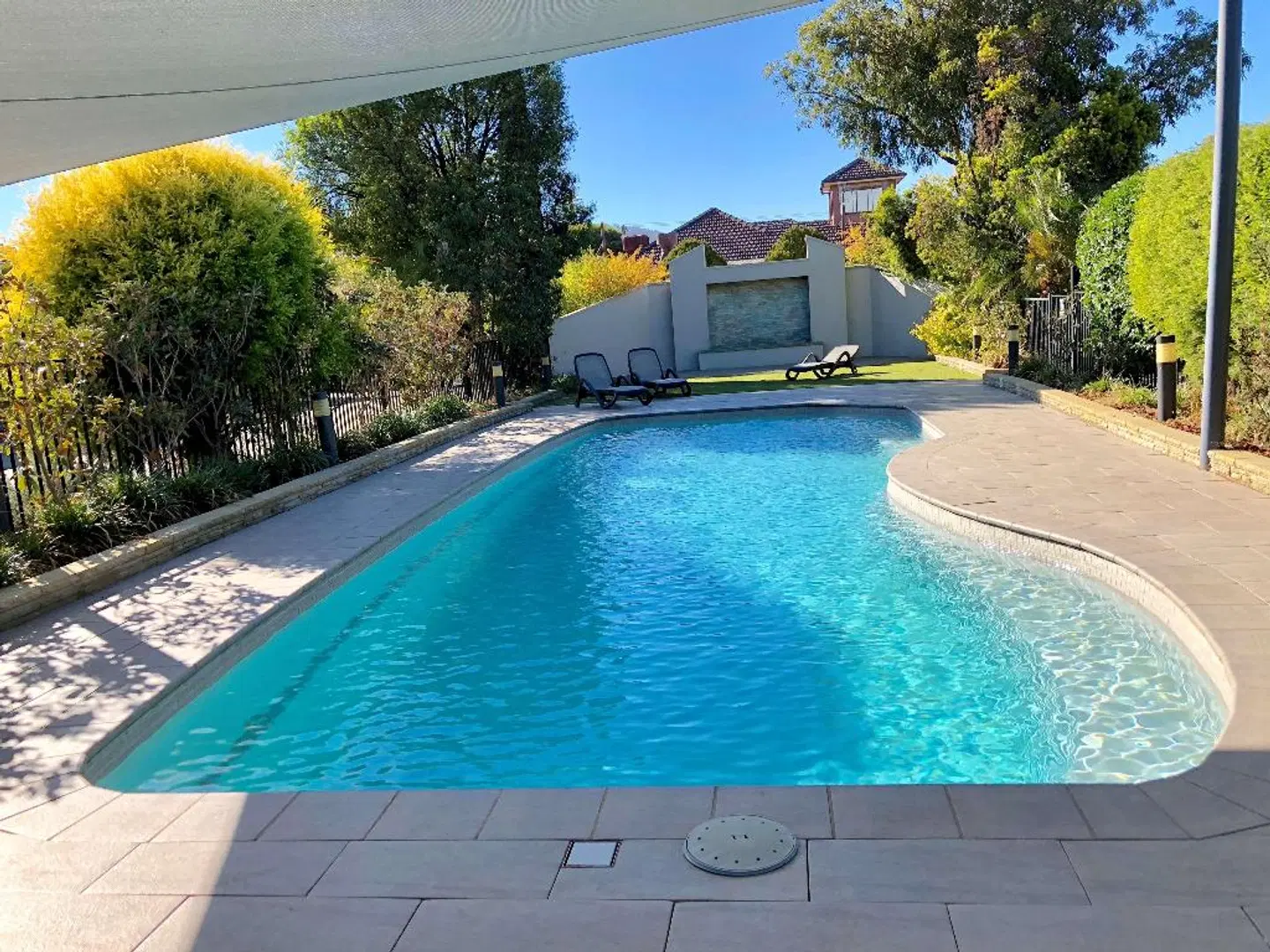 Best Western Plus All Settlers Motor Inn OUTDOOR_POOL