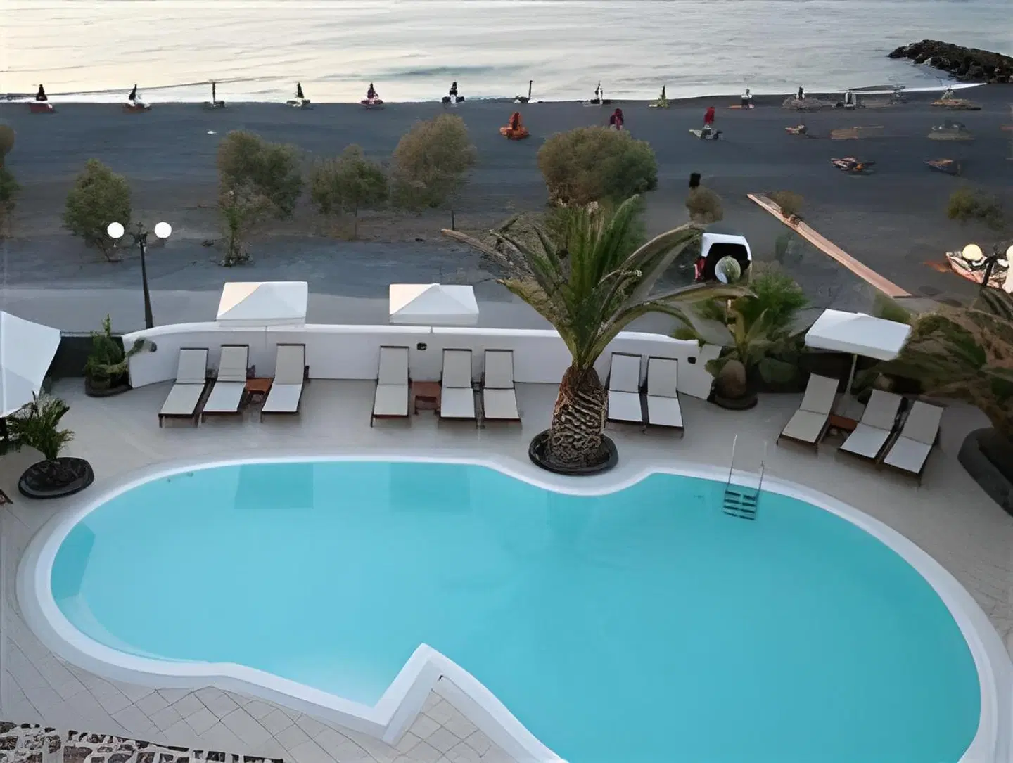 Arion Bay OUTDOOR_POOL