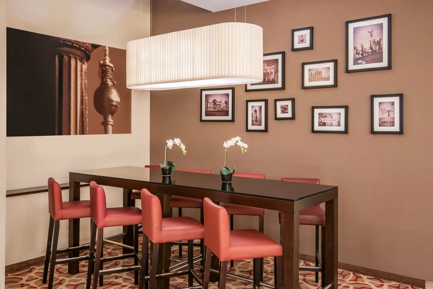 Crowne Plaza Berlin City Centre Ku'damm by IHG Bar