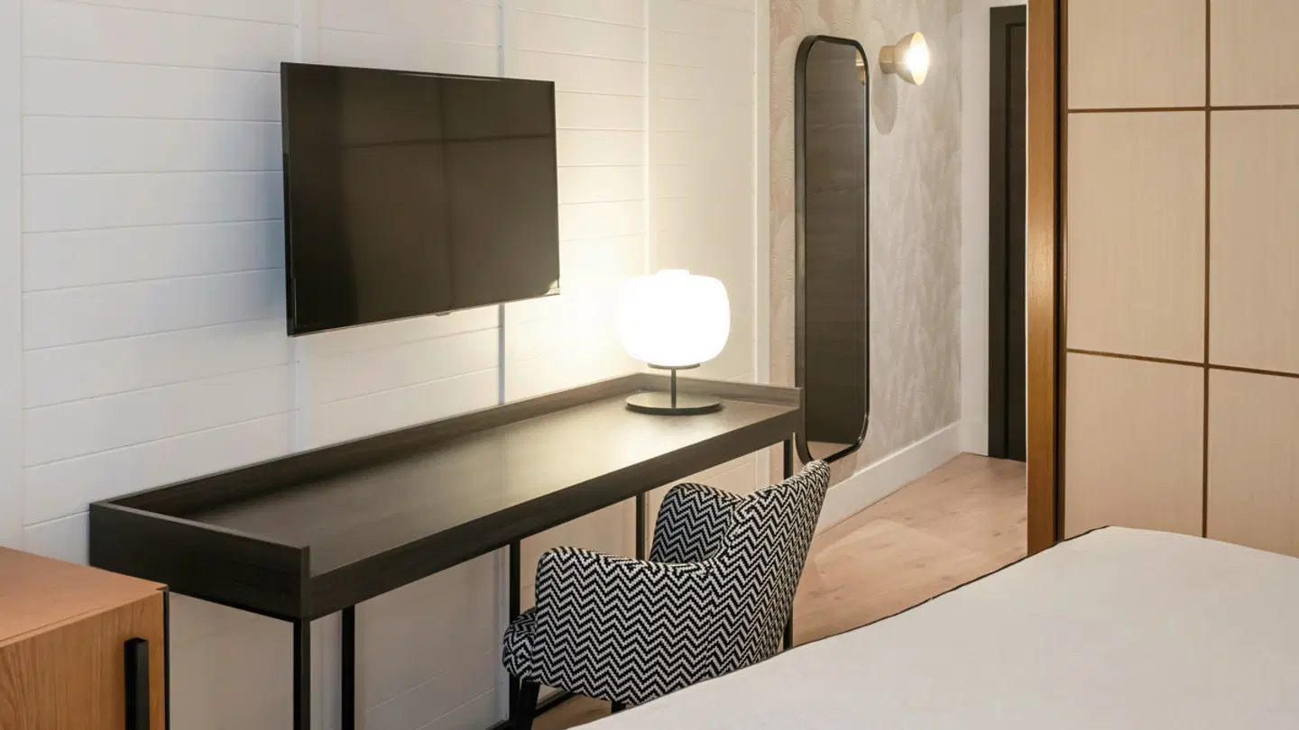 Molina Lario ROOM_EXAMPLE