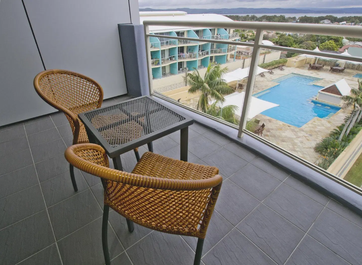 Oaks The Entrance Waterfront Suites Terrasse