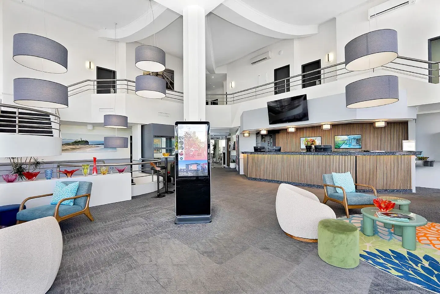 Best Western Plus Apollo International Bar