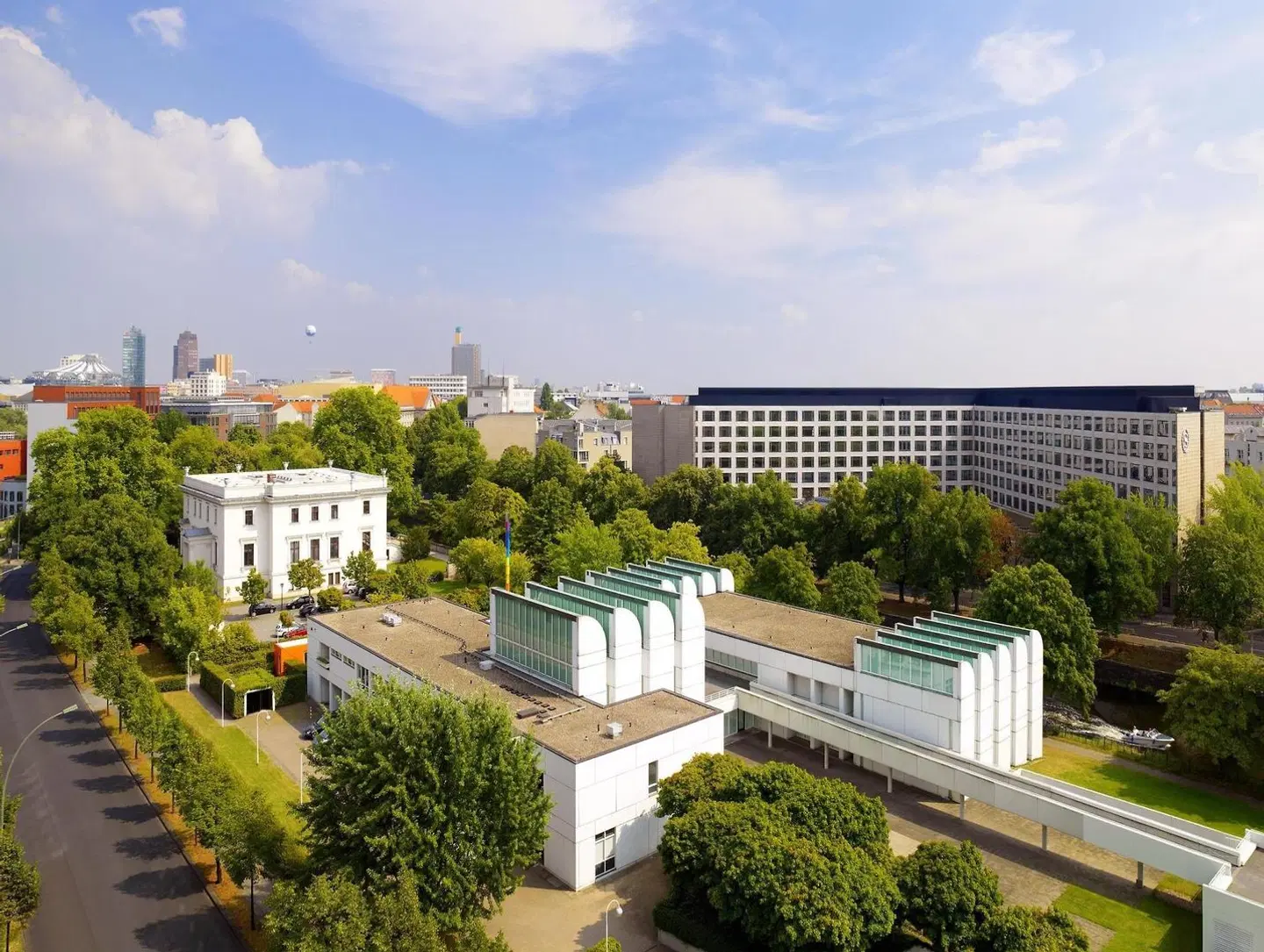 Sheraton Berlin Grand Hotel Esplanade EXTERIOR