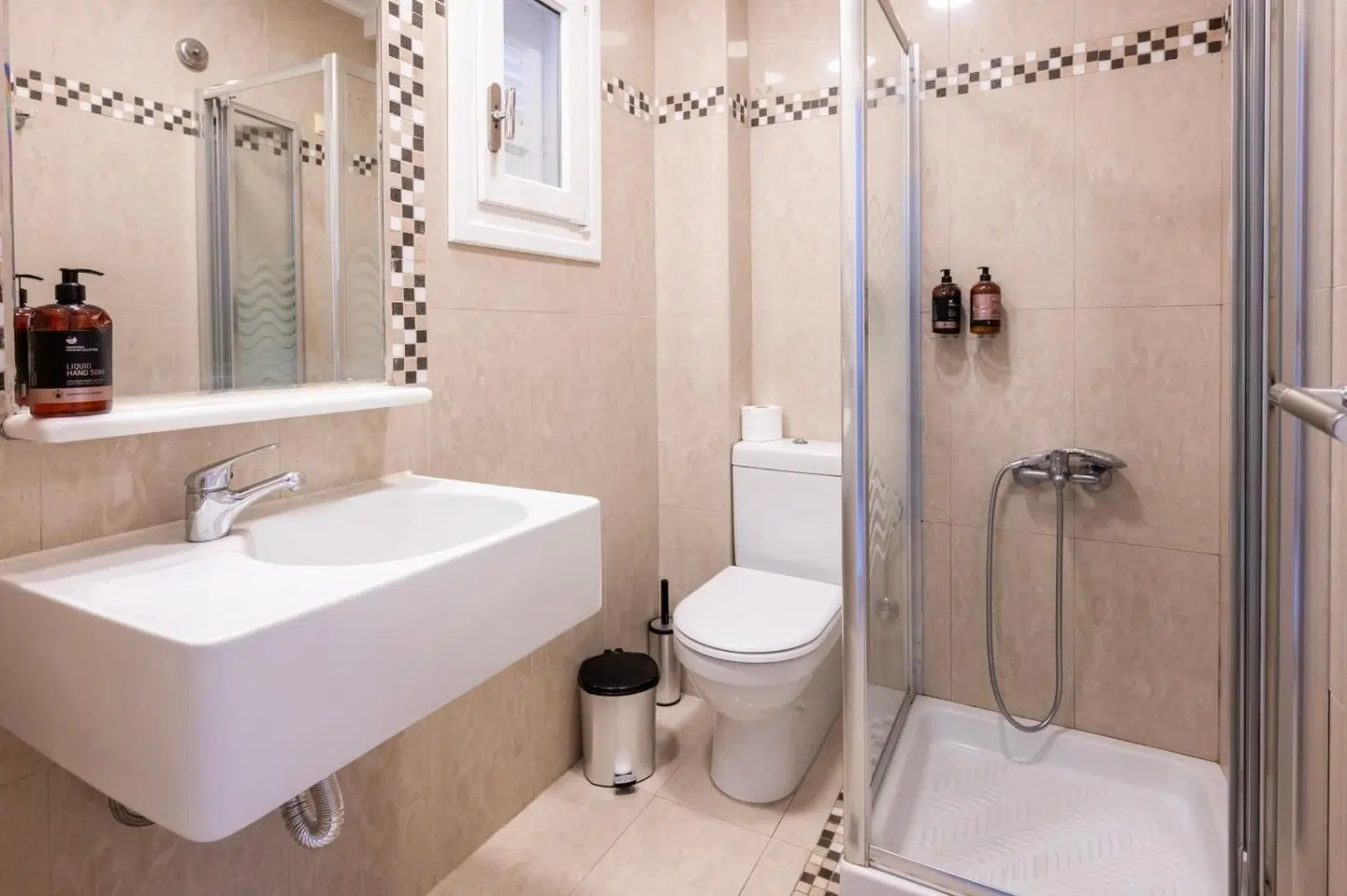 Smy Hotel Orizontes Santorini Badezimmer