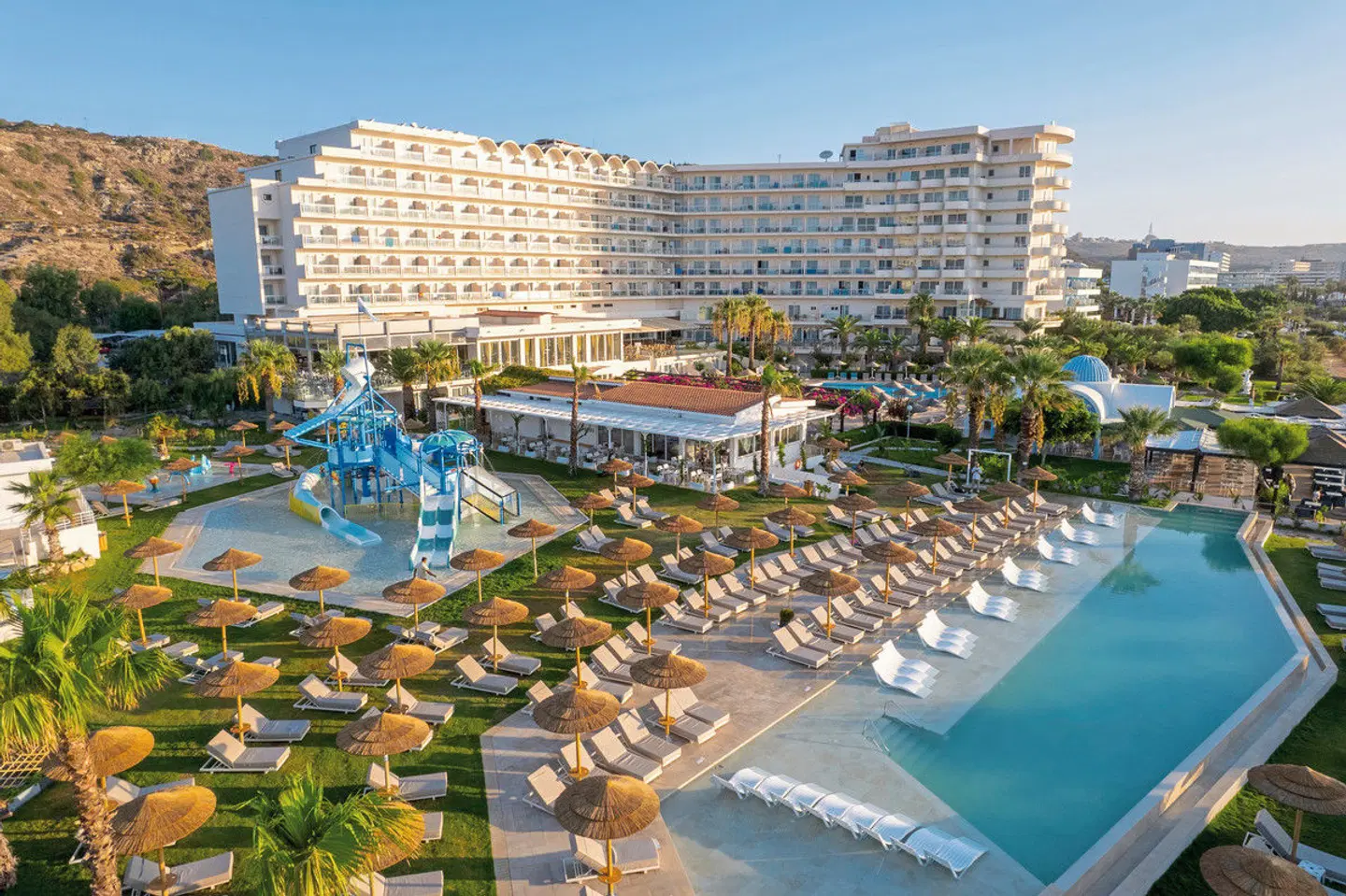 Pegasos Deluxe Beach Hotel OUTDOOR_POOL
