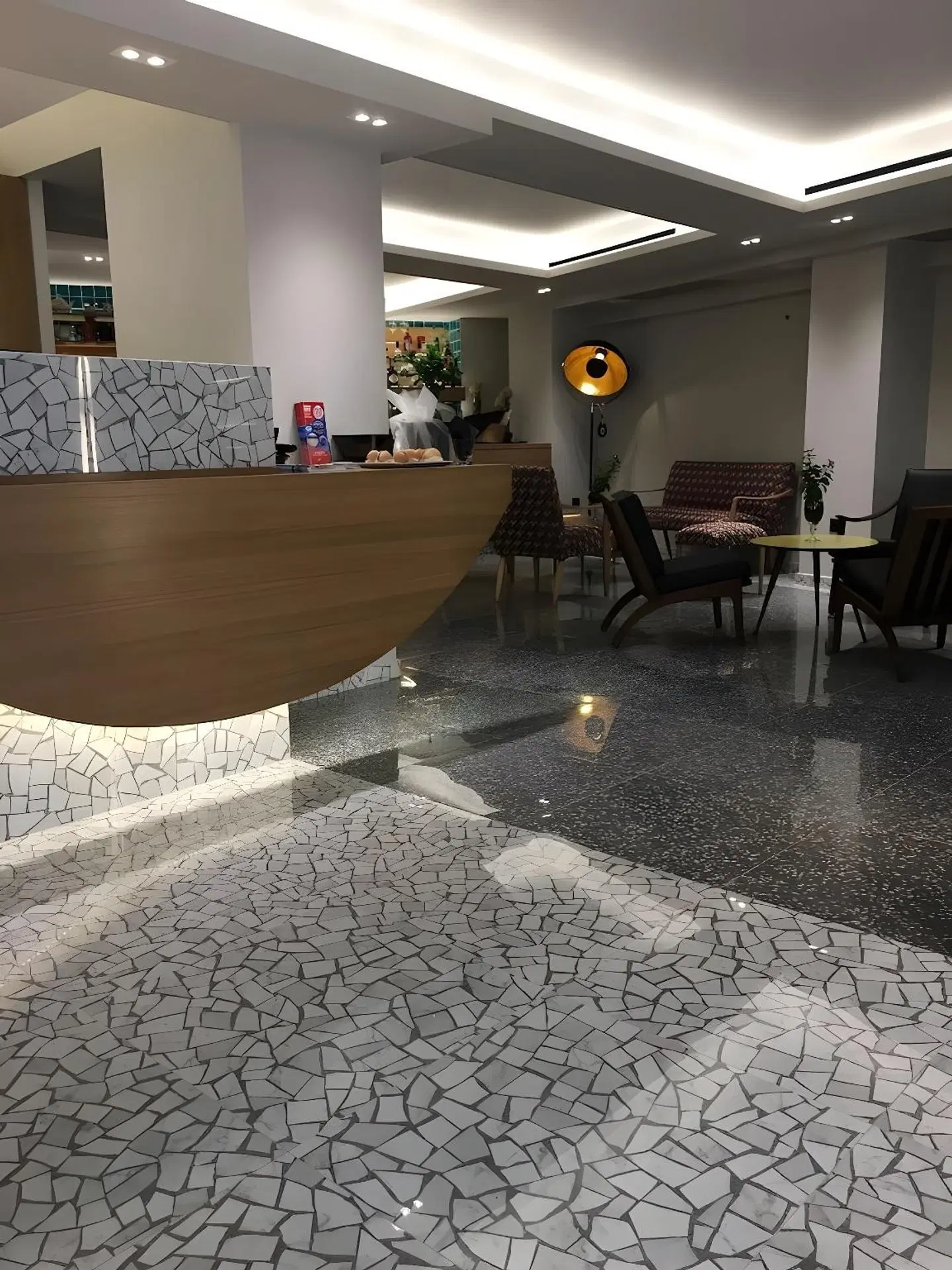 360 Degrees LOUNGE_LOBBY