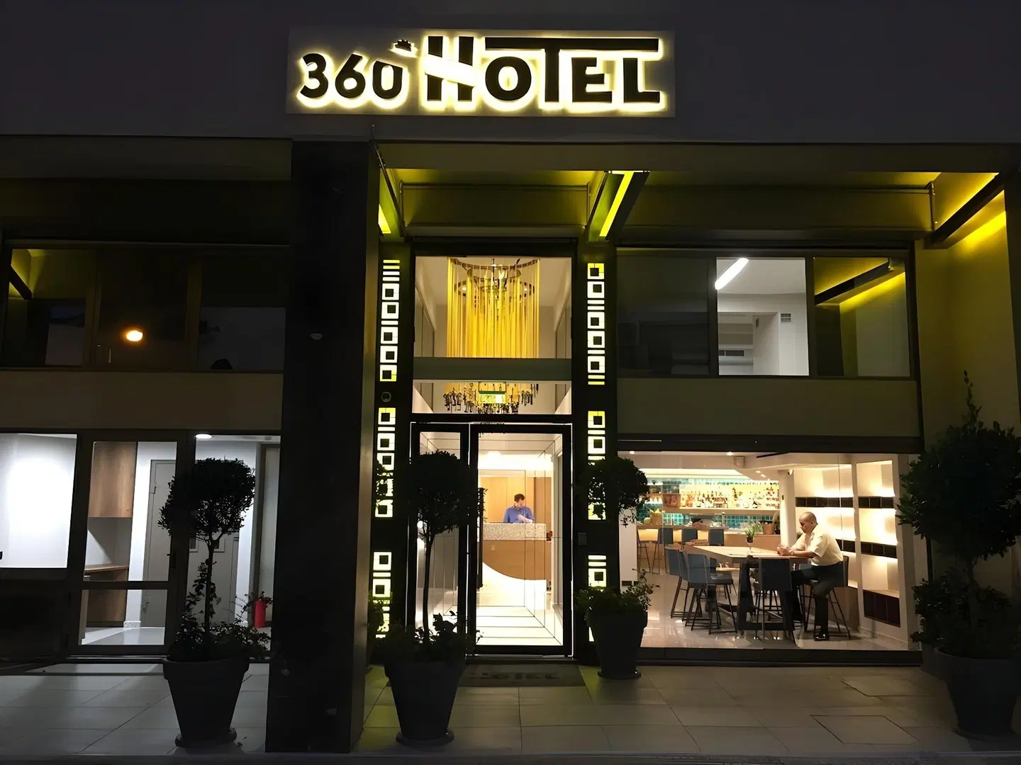360 Degrees EXTERIOR