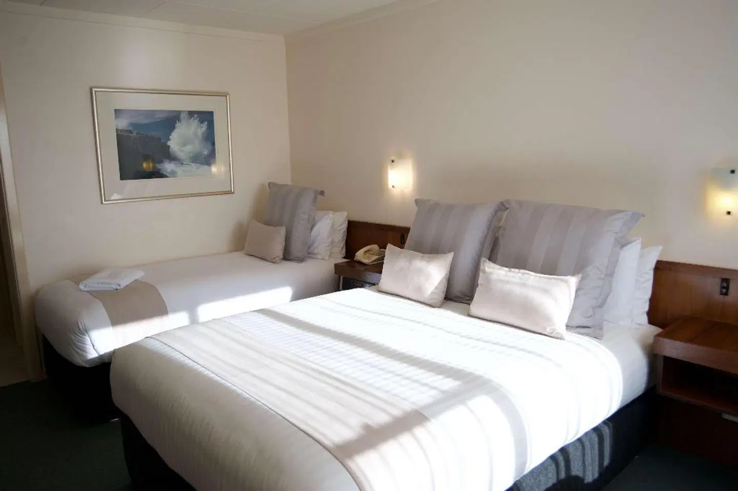 SureStay Hotel By Best Western The Clarence on Melville ROOM_EXAMPLE