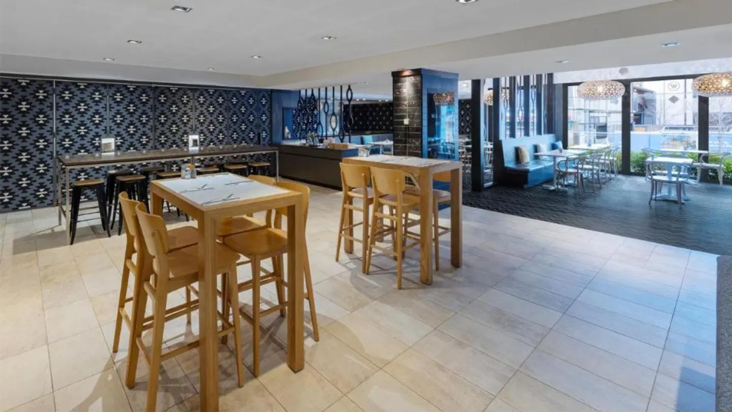 Oaks Perth Hotel Bar