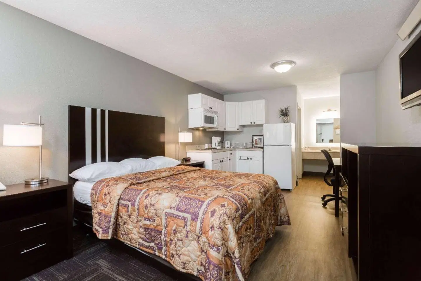 Days Inn by Wyndham Harrisburg North ROOM_EXAMPLE