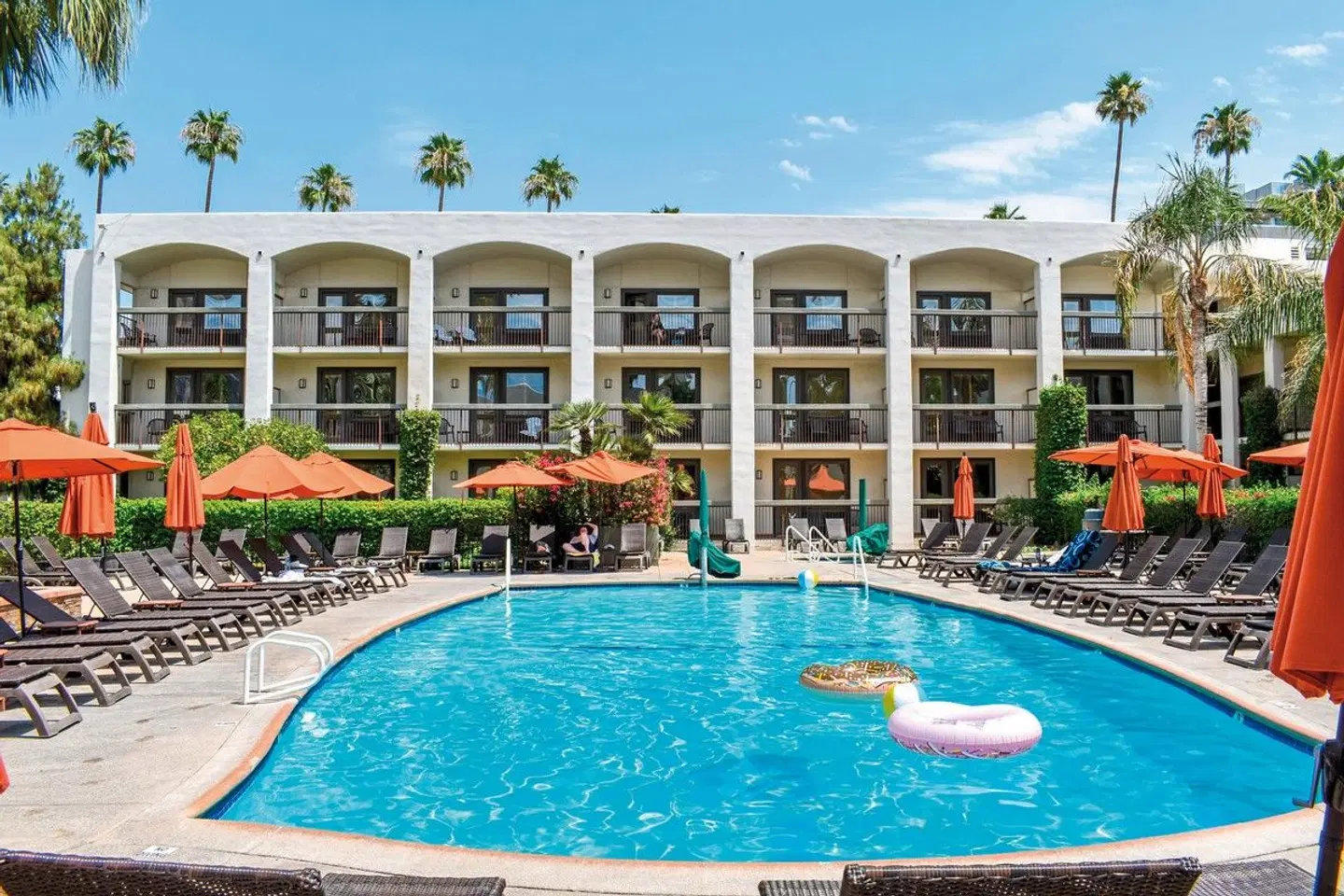 Palm Mountain Resort & Spa OUTDOOR_POOL