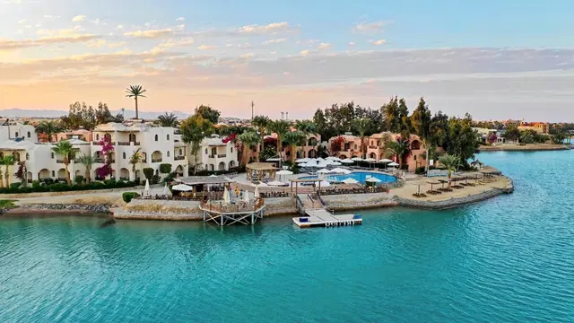 Sultan Bey OUTDOOR_POOL