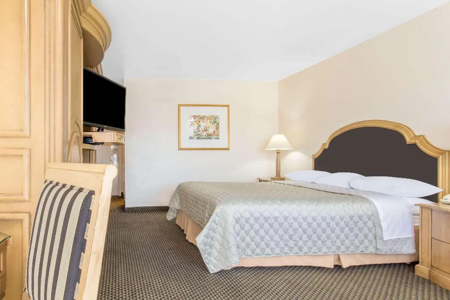Days Inn by Wyndham Modesto ROOM_EXAMPLE
