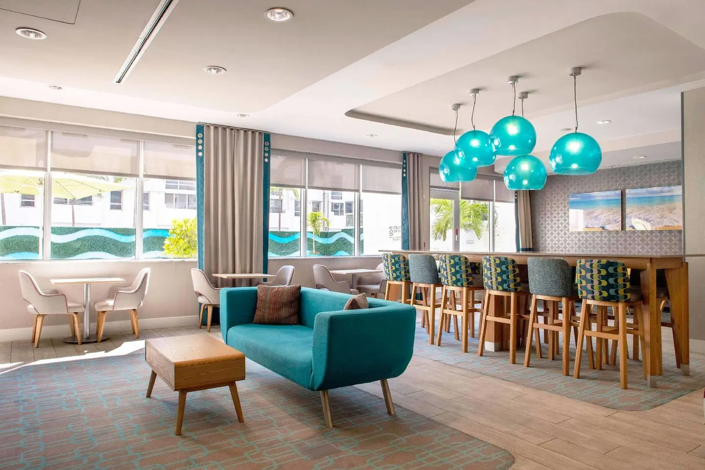 Hotel Continental Miami Beach, Tapestry Collection By Hilton LOUNGE_LOBBY