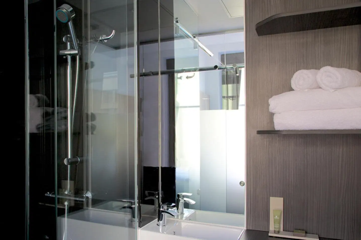 The Z Hotel Glasgow Badezimmer