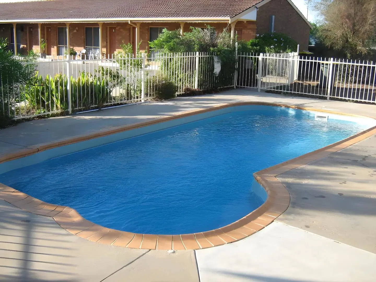 Highway Inn Motel OUTDOOR_POOL