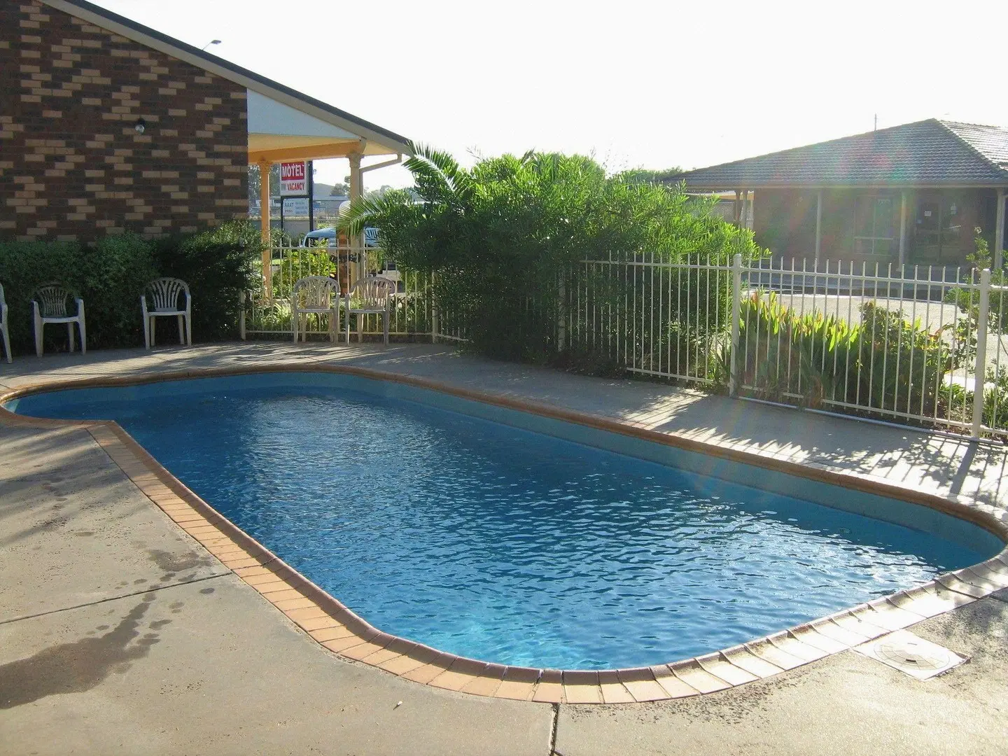 Highway Inn Motel OUTDOOR_POOL