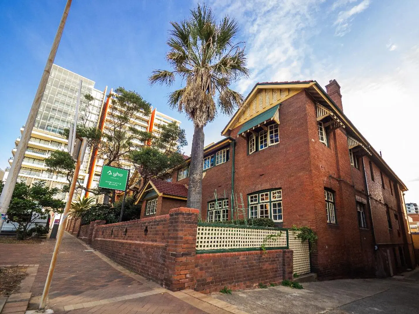 Newcastle Beach YHA EXTERIOR