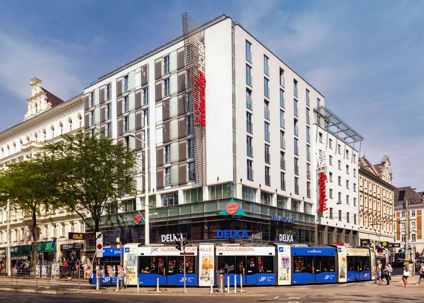 InterCityHotel Wien EXTERIOR