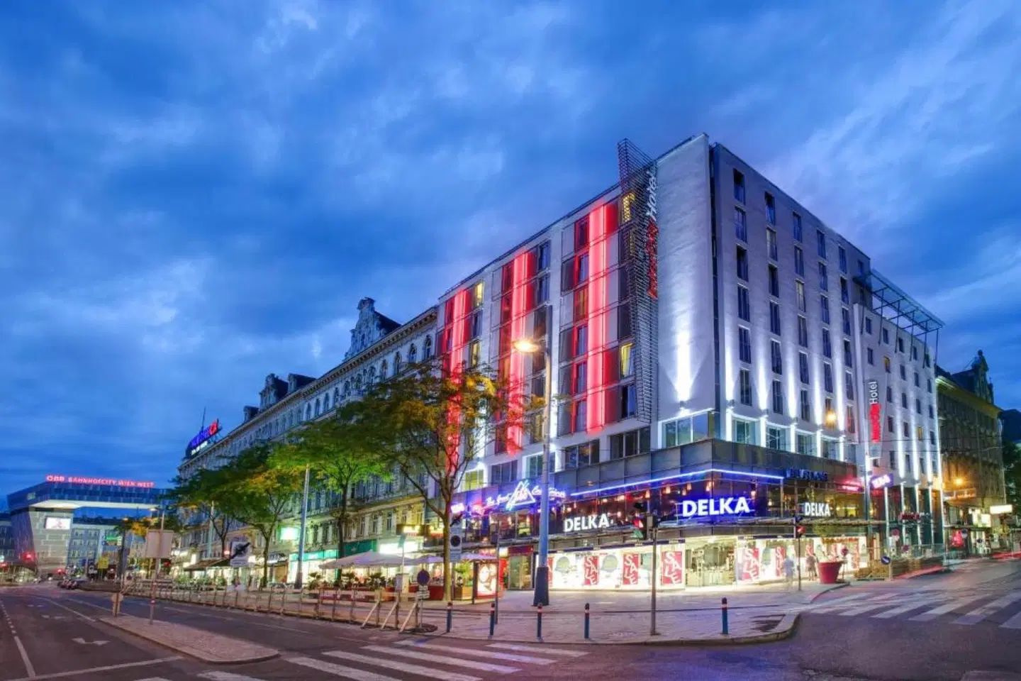 InterCity Hotel Wien EXTERIOR
