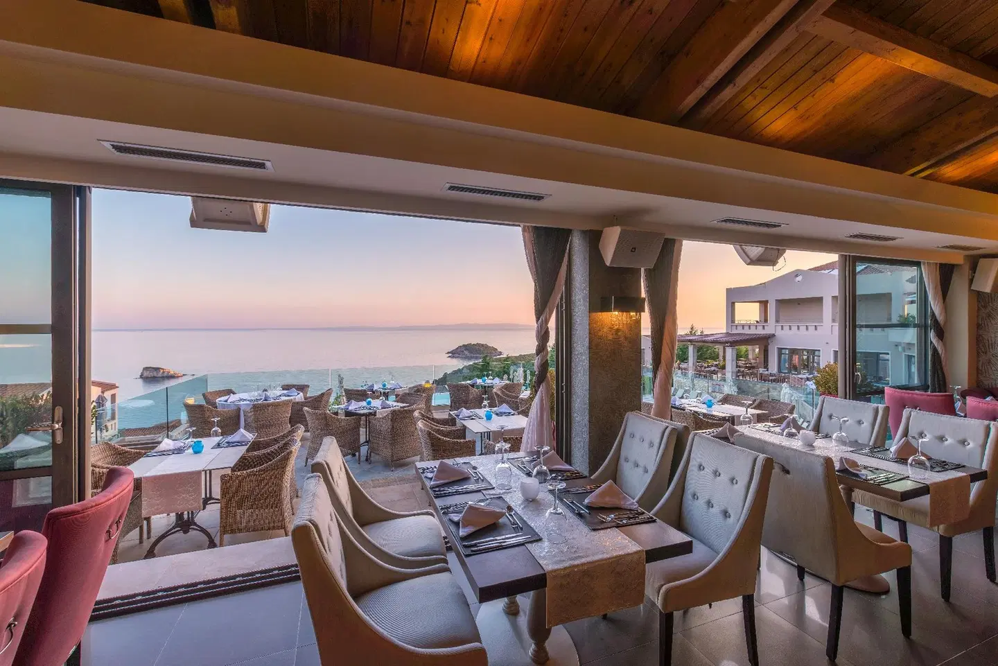 Sivota Diamond Restaurant