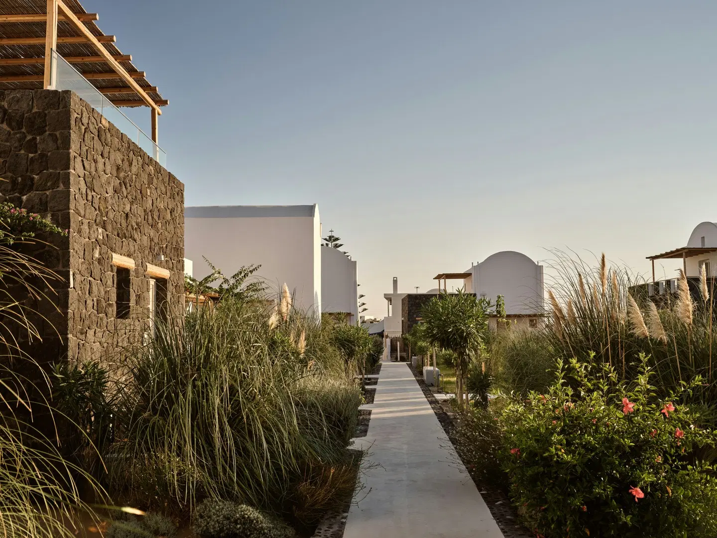 Sea Breeze Beach Resort, Curio Collection by Hilton Garten