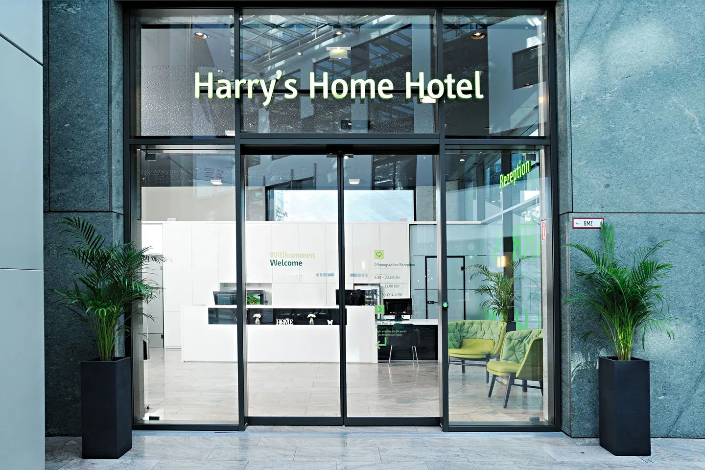 harry's home Wien Millennium Tower EXTERIOR
