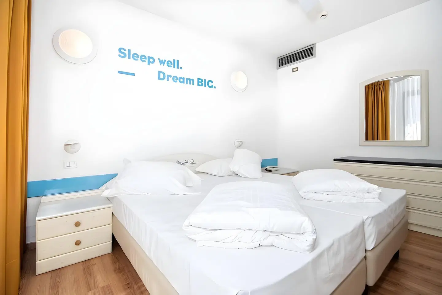 Hi Hotels Riva ROOM_EXAMPLE