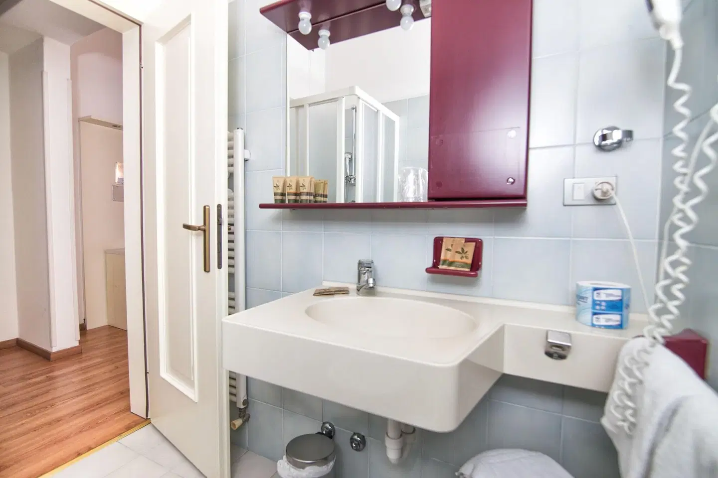 Hi Hotels Riva Badezimmer