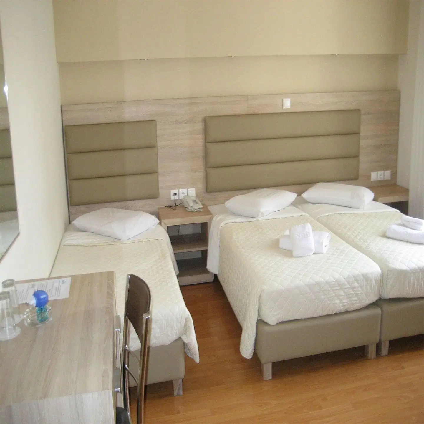 Elikon ROOM_EXAMPLE