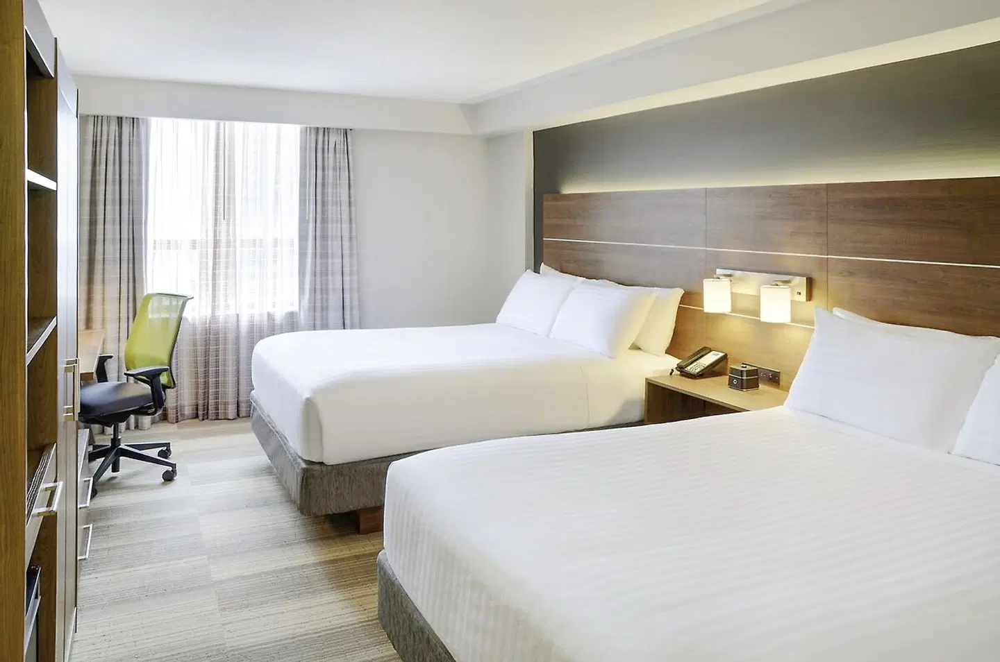 Holiday Inn Express Downtown Toronto ROOM_EXAMPLE