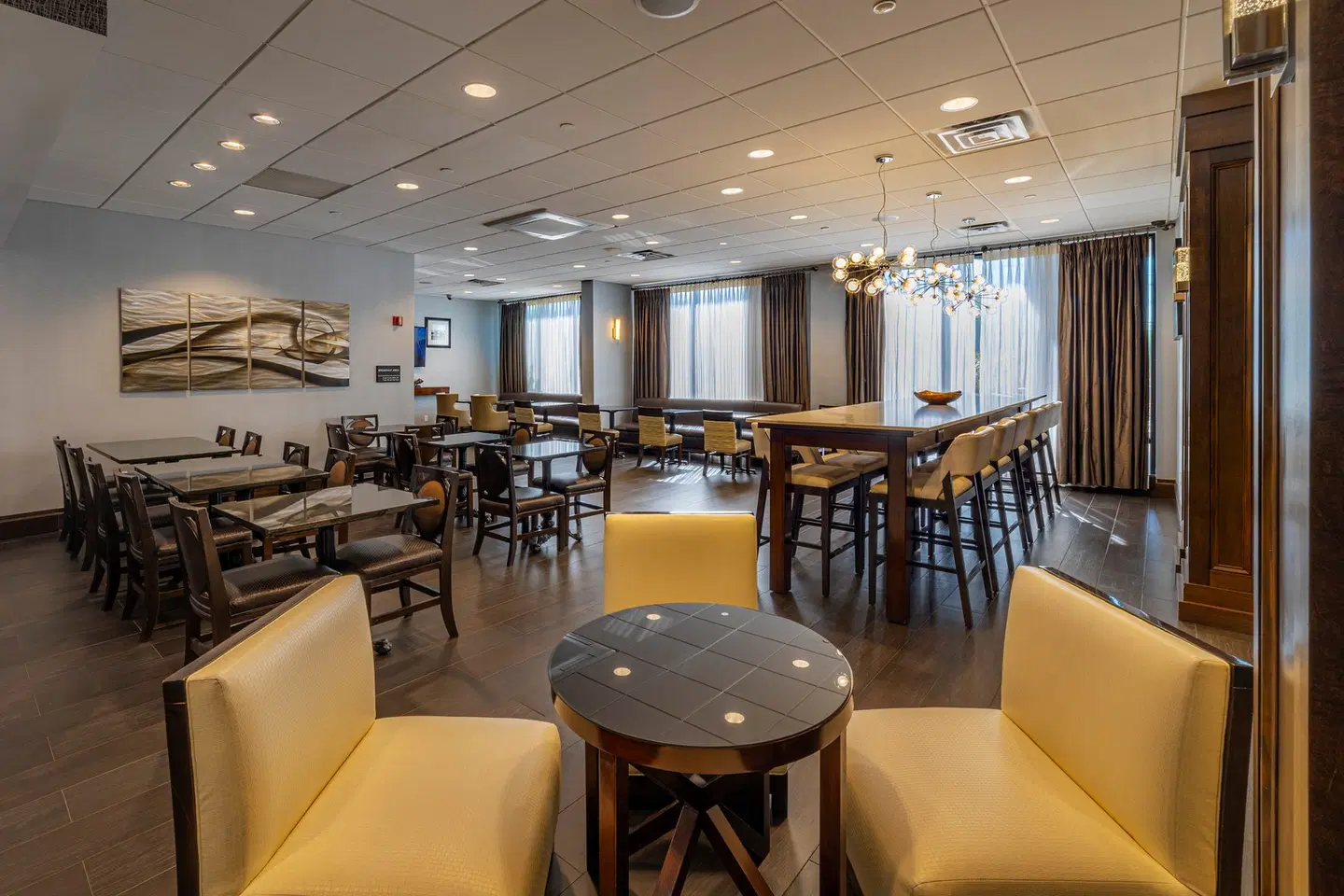 Hampton Inn Carlstadt-At The Meadowlands Bar