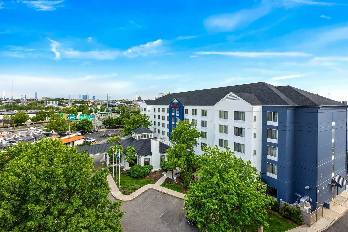 Hilton Garden Inn Secaucus/Meadowlands EXTERIOR