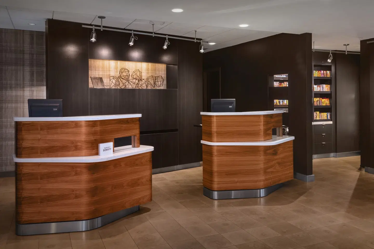 Courtyard by Marriott Mahwah Bar