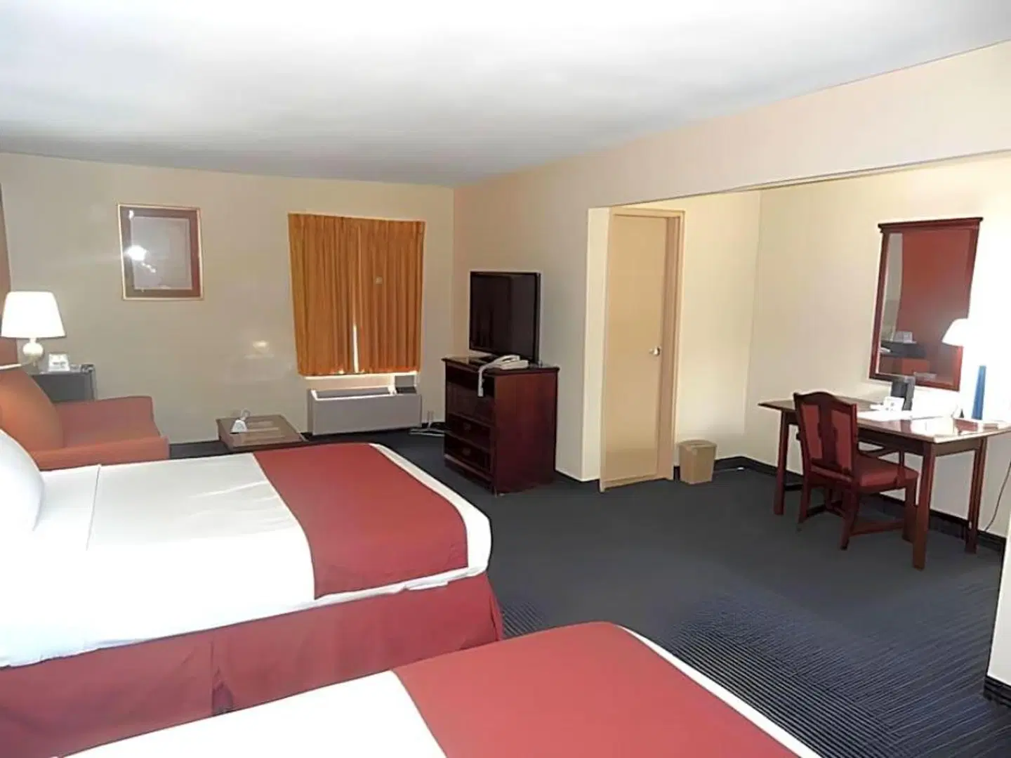 Red Carpet Inn - Newark Airport ROOM_EXAMPLE