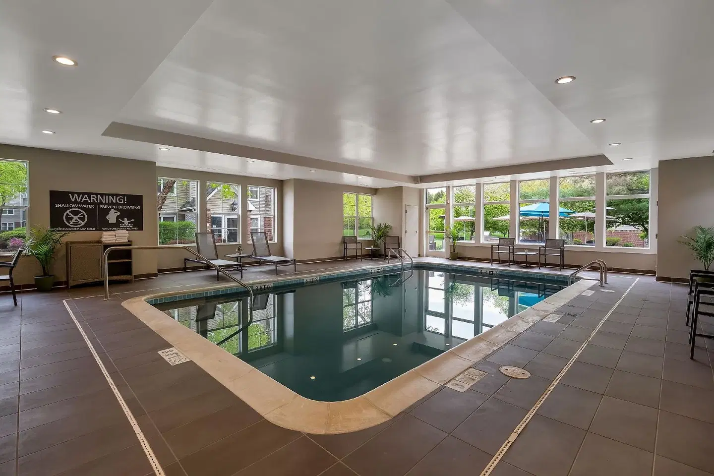 Sonesta ES Suites Parsippany Morris Plains Hallenbad