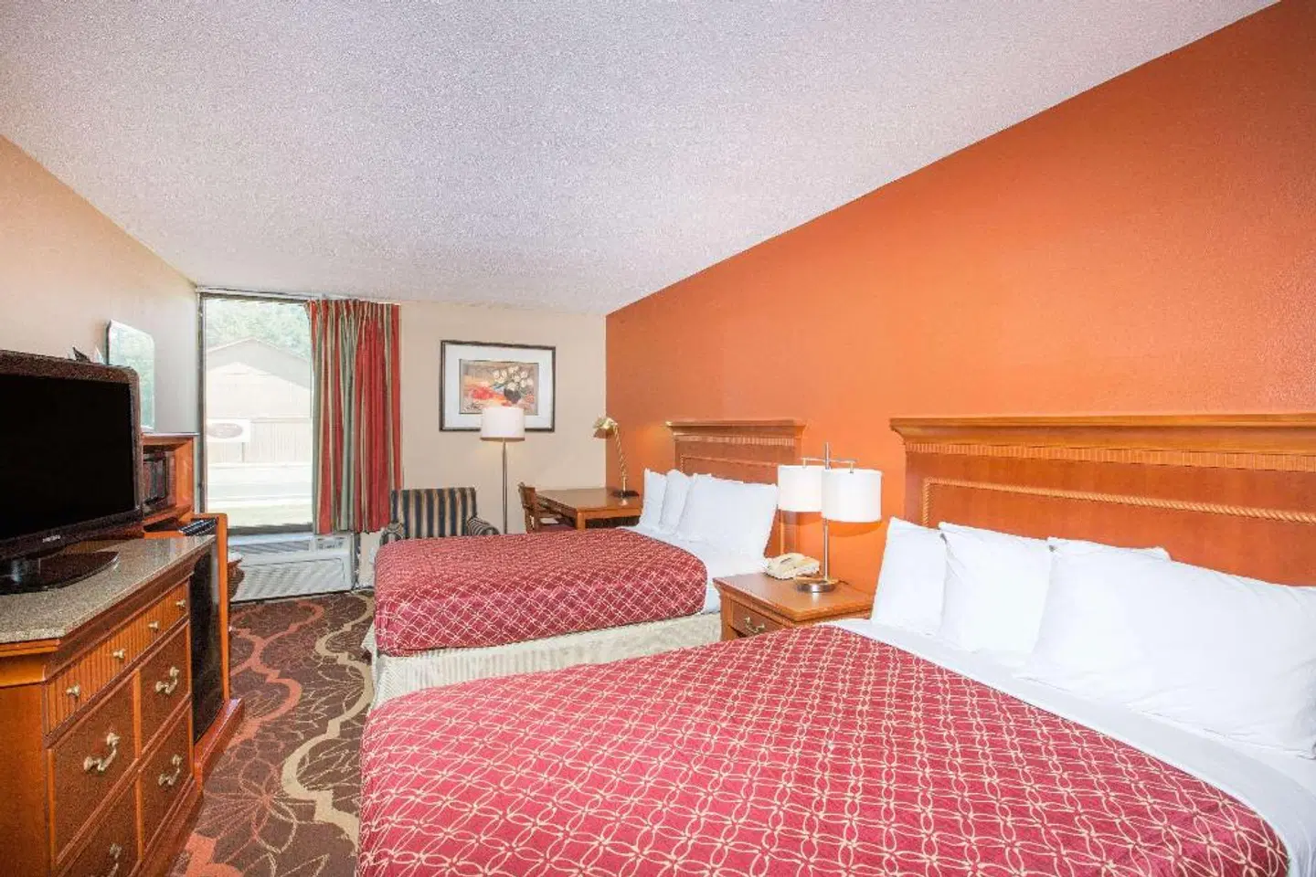 Super 8 by Wyndham Myrtle Beach/Market Common Area ROOM_EXAMPLE