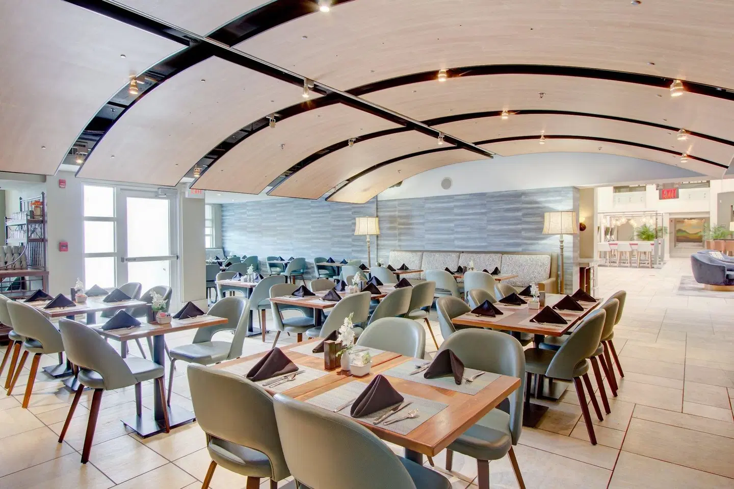 Crowne Plaza Charleston Airport by IHG Restaurant