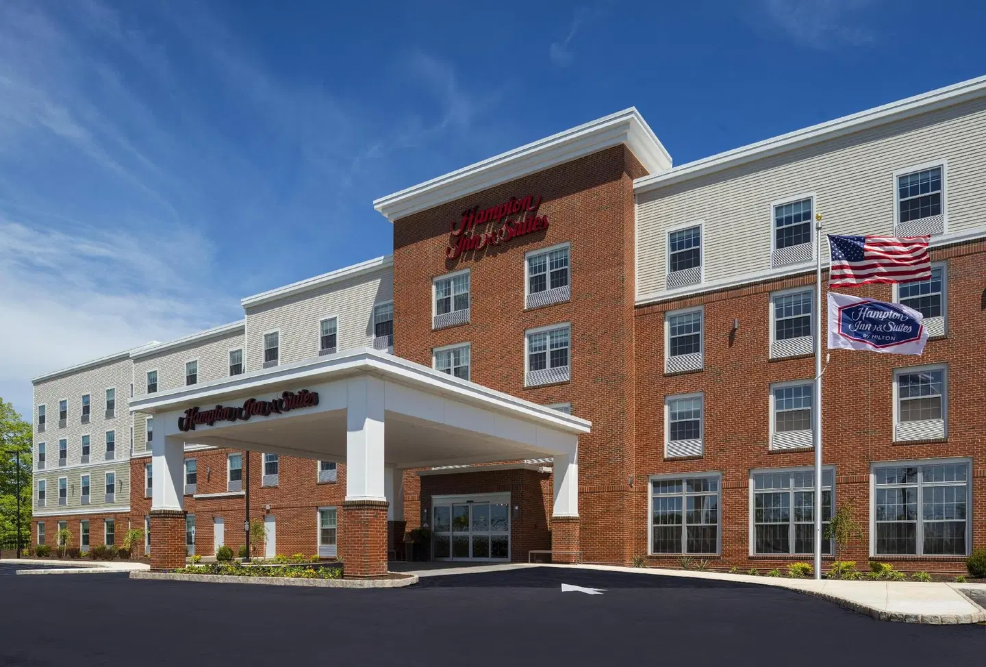Hampton Inn & Suites Bridgewater EXTERIOR