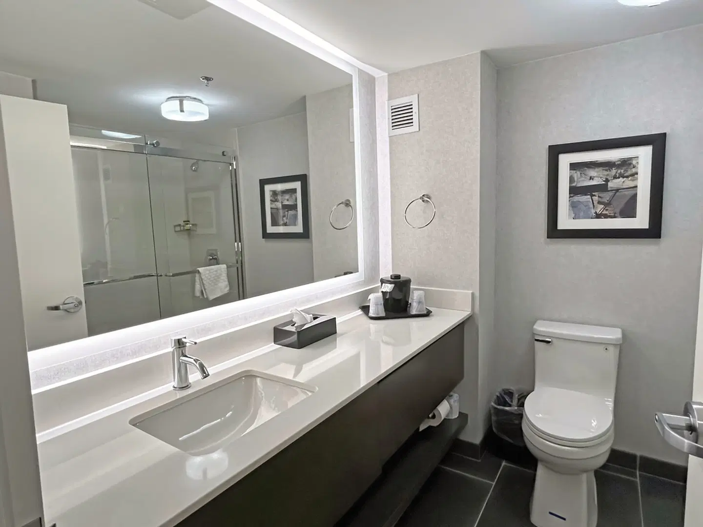 Best Western Plus Meadowlands Secaucus Badezimmer