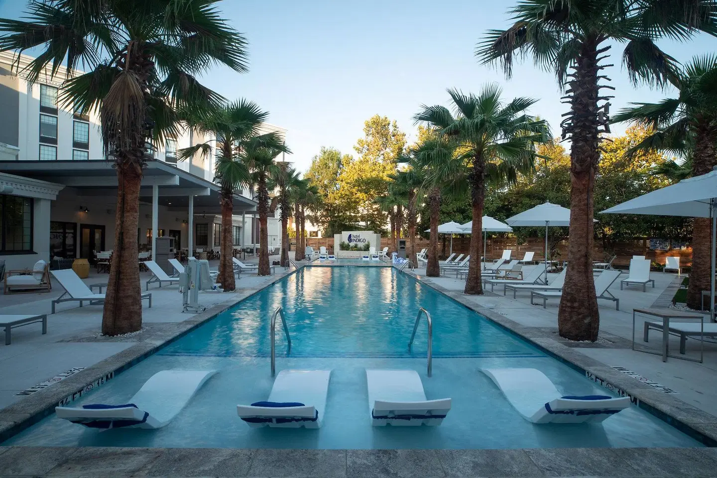Hotel Indigo Mount Pleasant by IHG OUTDOOR_POOL